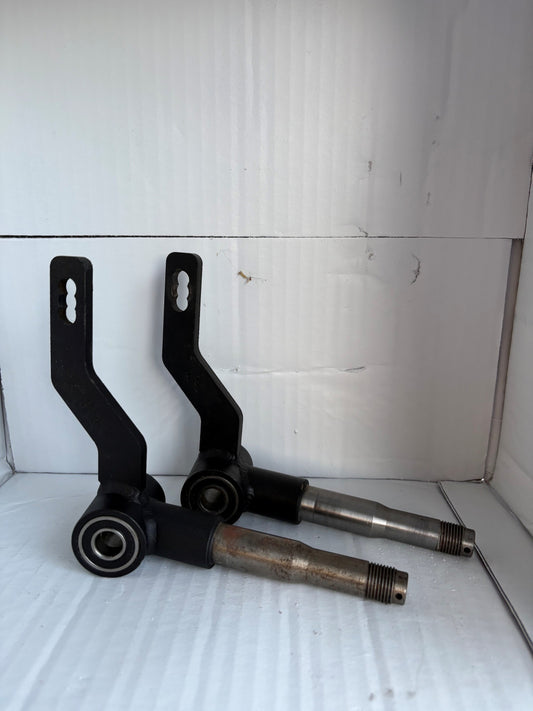 PREMIER KART SPINDLE 15* RIGHT SIDE (2) (TAKE OFFS)